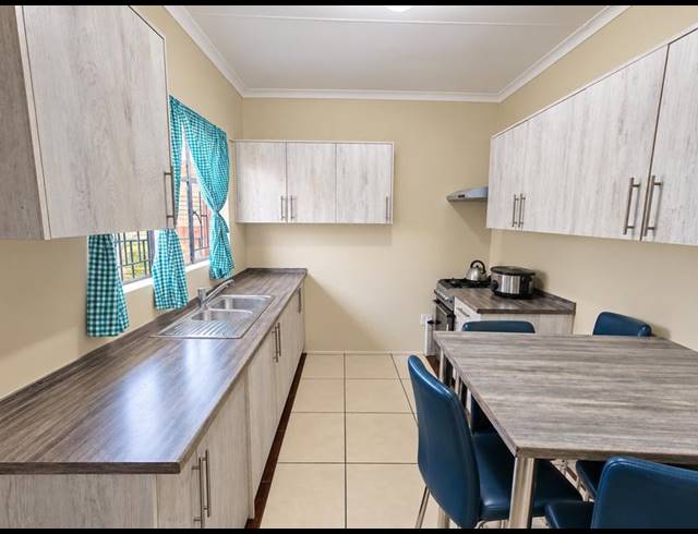 4 BEDROOM HOUSE FOR SALE IN HEUWELOORD